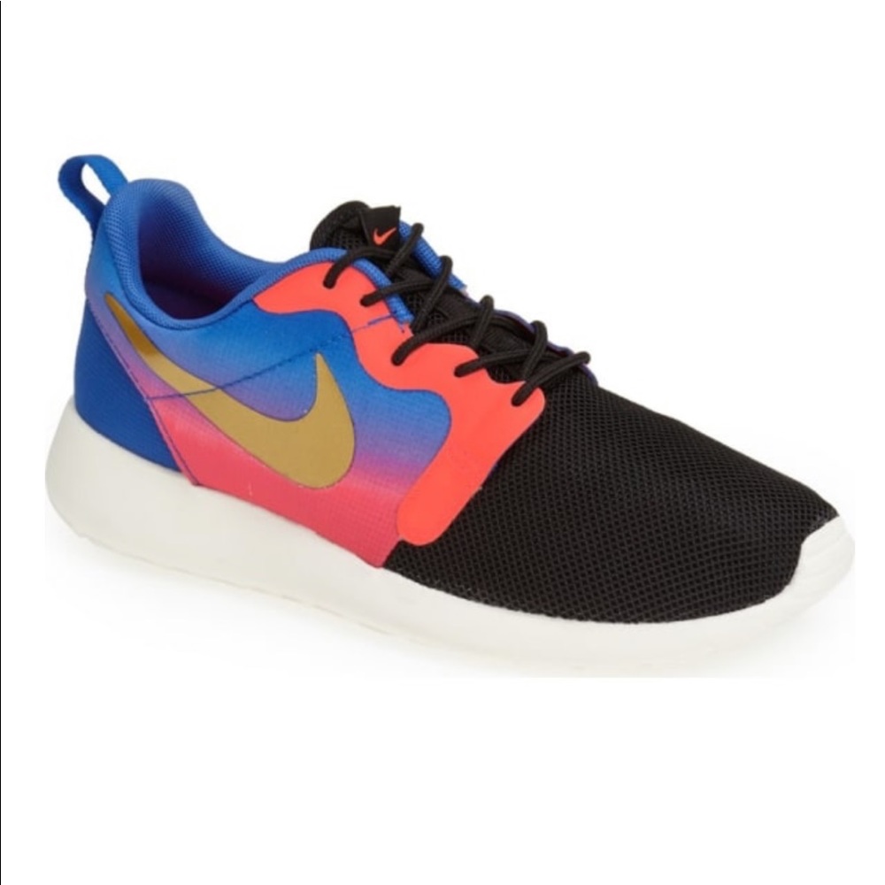 Nike Roshe Run Hyperfuse Sneaker